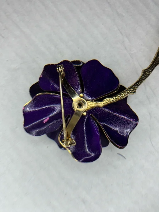 Goldtone Vintage 3” Purple Enamel Broach - Picture 7 of 8
